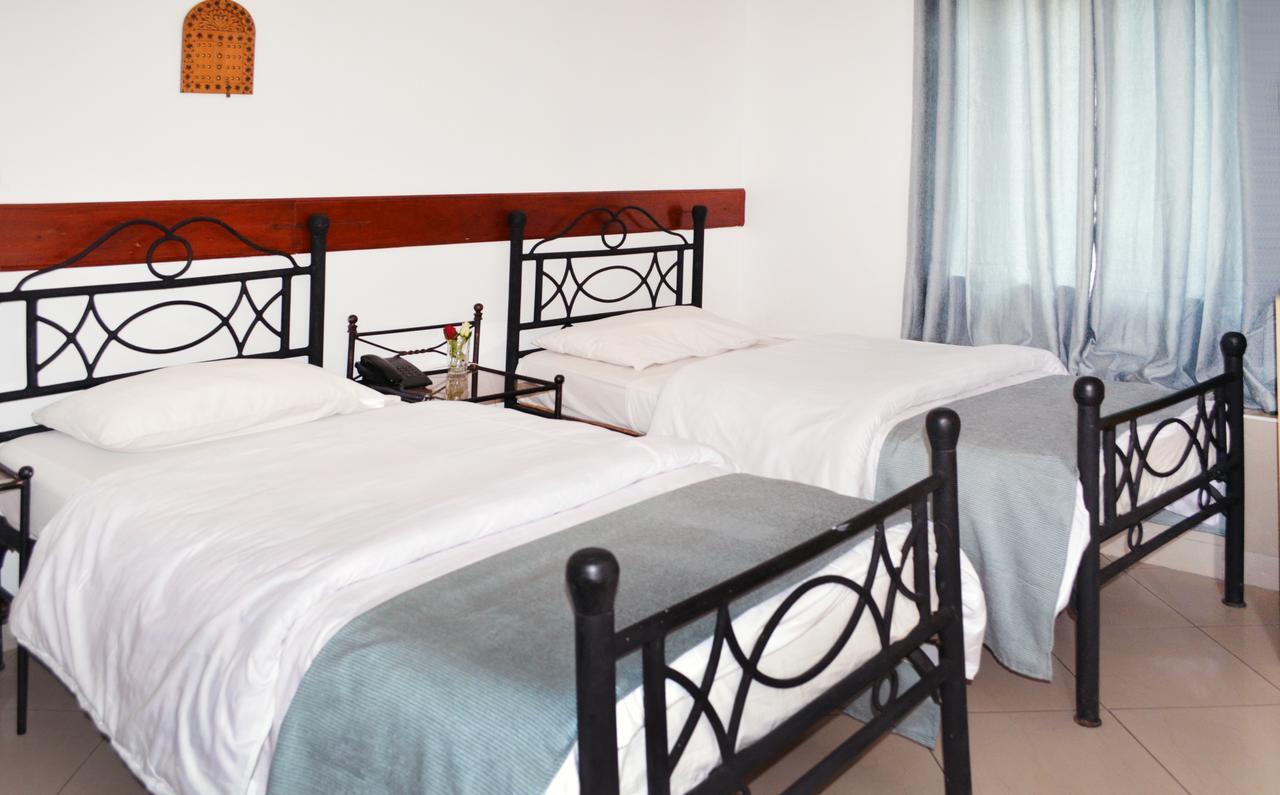 Arusha Naaz Hotel Nkoanrua エクステリア 写真